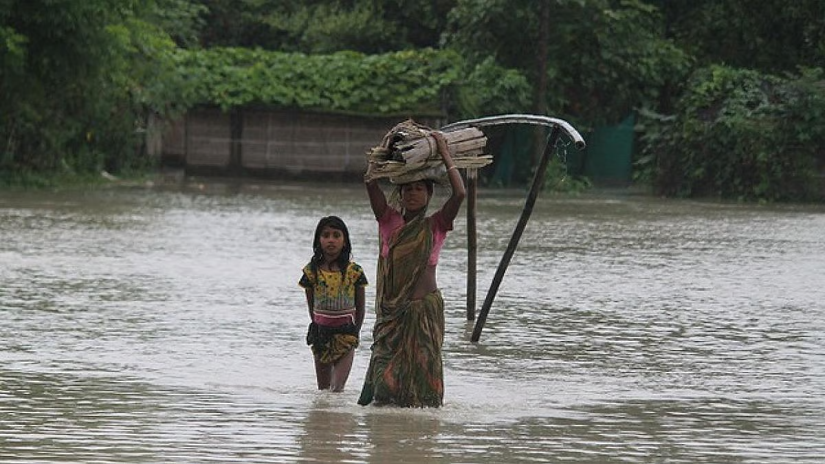 what causes heavy rain and flooding.