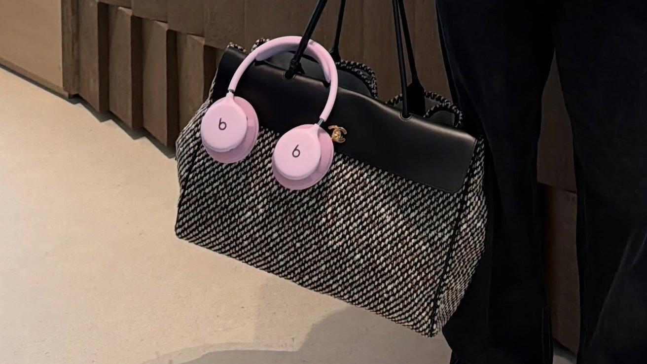 Lamine Yamal Shares Pictures Teasing the New Beats Headphones on the Way