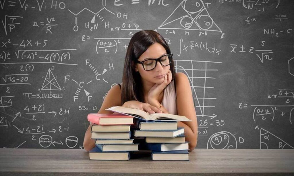 બોર્ડ પરીક્ષાની તૈયારી માટે બેસ્ટ ટાઈમ-ટેબલ અને સ્માર્ટ સ્ટડી ટિપ્સ 