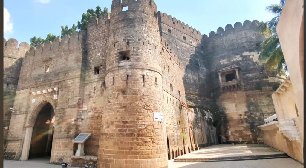 જૂનાગઢનો ઉપરકોટ કિલ્લો