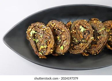 અજમાવા જેવી 10 લોકપ્રિય ગુજરાતી નાસ્તાની વાનગીઓ, જે એકવાર તો જરૂર ટ્રાય કરો