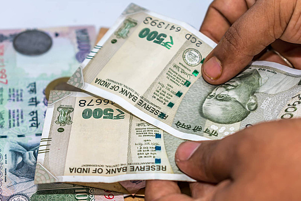 મહિનાના અંતમાં પૈસા બચાવવાના 5 ‘No-Spend’ ચેલેન્જ રસ્તા