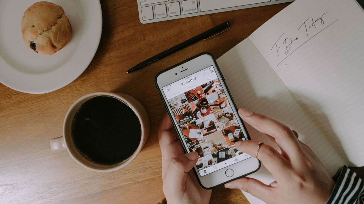 "સોશિયલ મીડિયા એન્ઝાયટીથી બચવા માટેની અસરકારક ટિપ્સ."