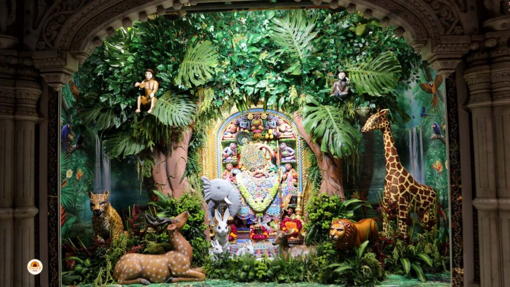 શ્રીકષ્ટભંજનદેવ હનુમાનજી દાદાને પ્રાકૃતિક શણગાર