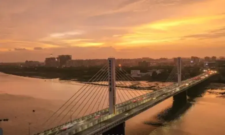 આઇકોનિક બ્રિજ