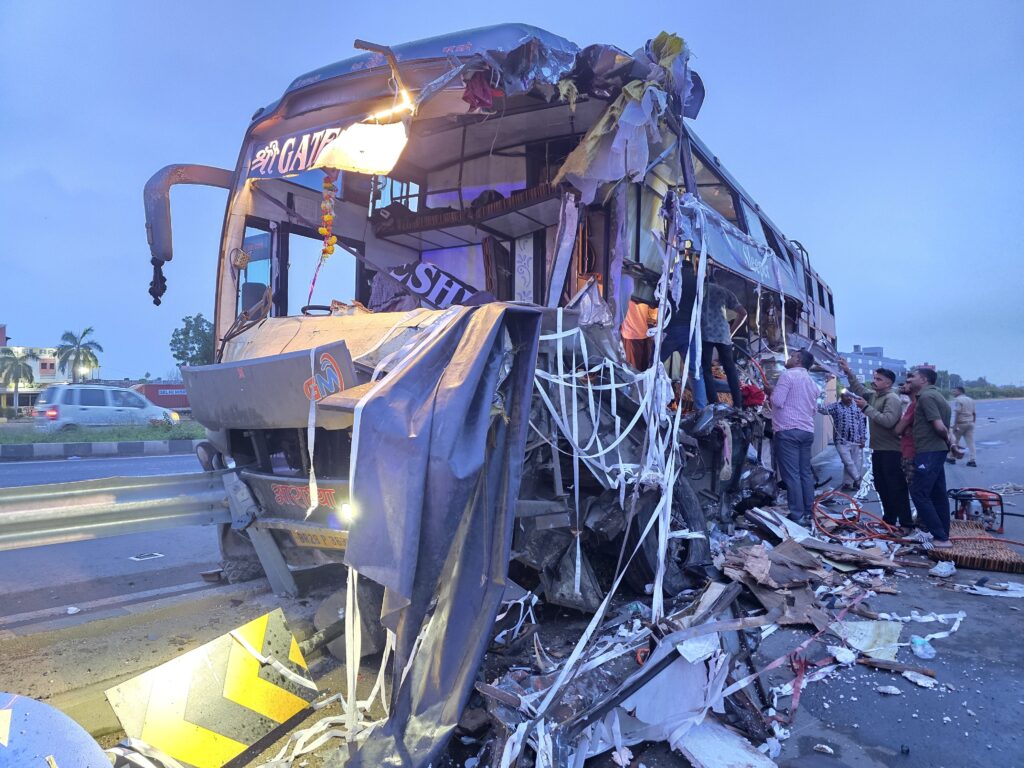 માતર પાસે એસટી બસ અને ટ્રક વચ્ચે અકસ્માત