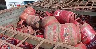 Kharaghoda gas cylinder theft

