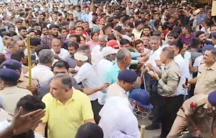 વસુધારા ડેરીમાં કર્મચારી