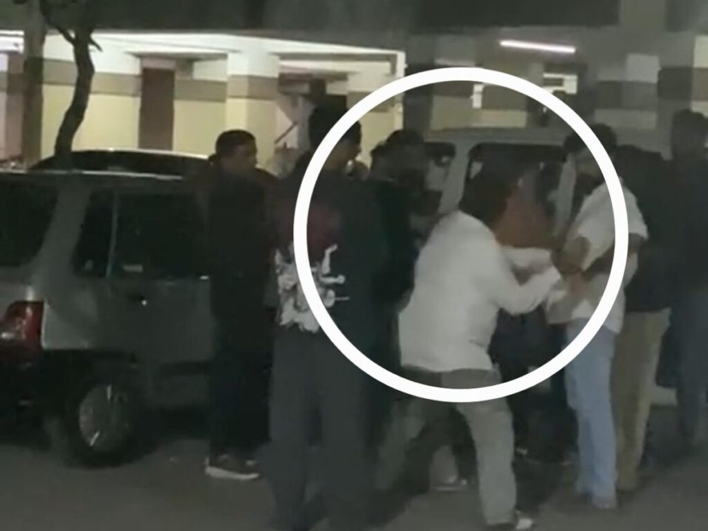 સુરત ડોક્ટર મારપીટ સોસાયટી મેન્ટેનન્સ લાઈવ વિડીયો