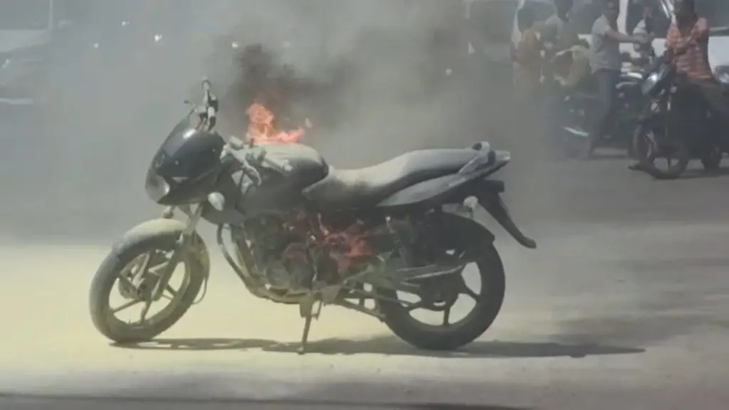 Vadodara Bike Fire